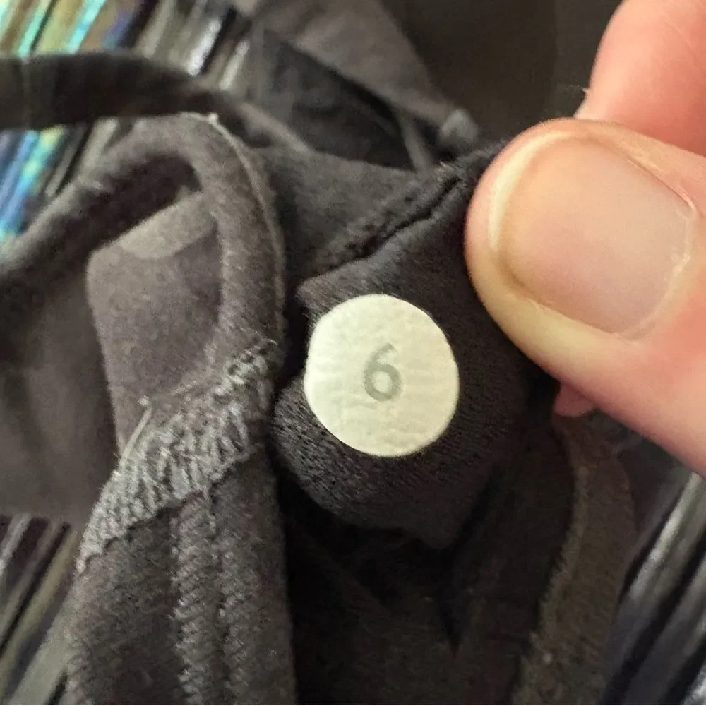 Lululemon Arise Bra Black Retro Camo Size 6 Yoga Athletic Activewear